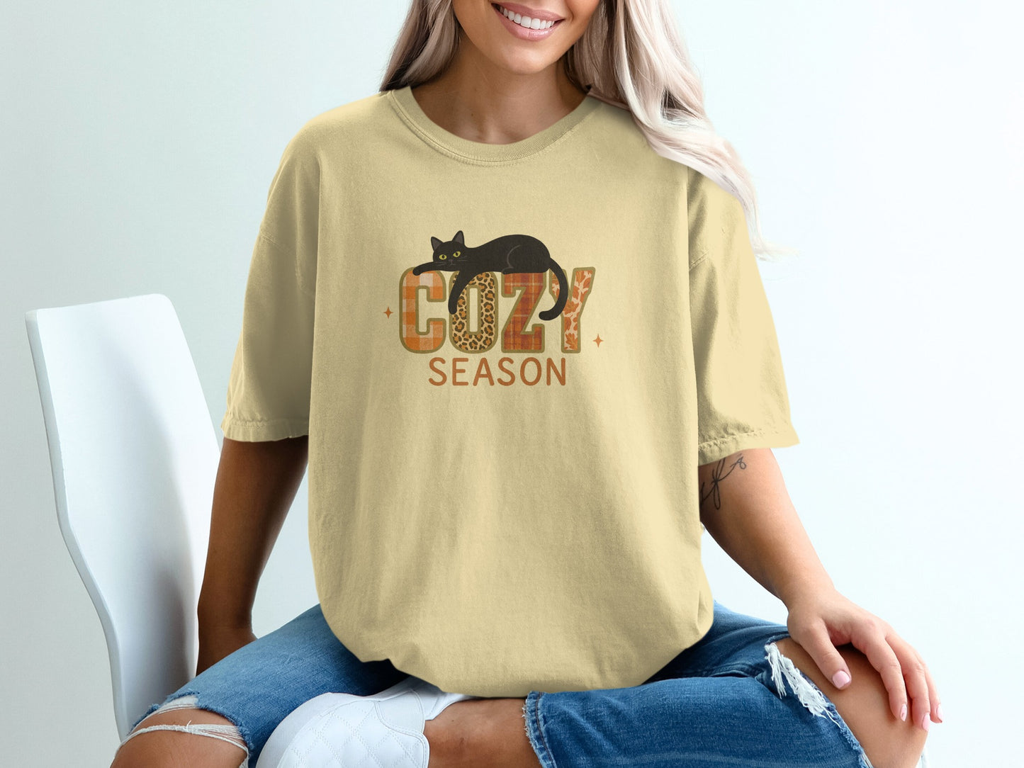 Cozy Season Graphic Cat Print Casual T-Shirt product type