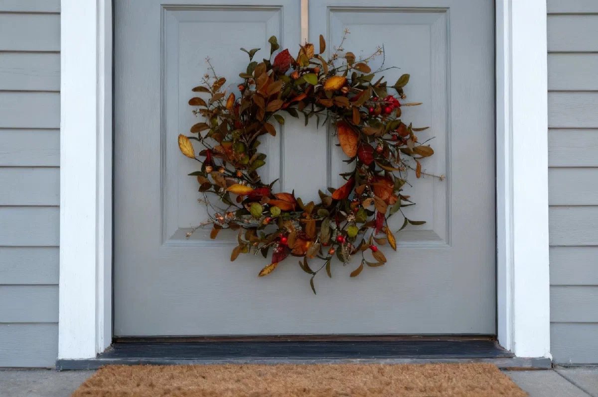 Fall Berry Wreath: Buy One That Reads From the Street